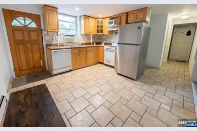 754 Kingsland Avenue, Ridgefield, NJ 07657 - Photo 11