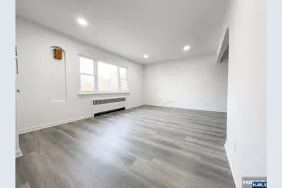 754 Kingsland Avenue, Ridgefield, NJ 07657 - Photo 5