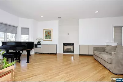 423 Lafayette Avenue, Cliffside Park, NJ 07010 - Photo 7