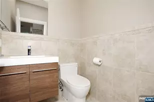 423 Lafayette Ave, Cliffside Park, NJ 07010 - Photo 23