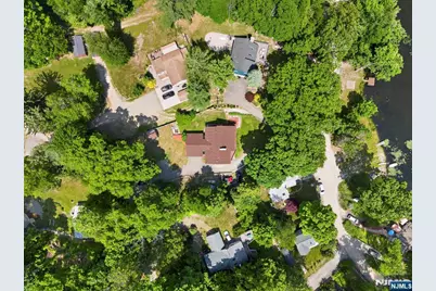 42 Goldfinch Lane, West Milford, NJ 07421 - Photo 13