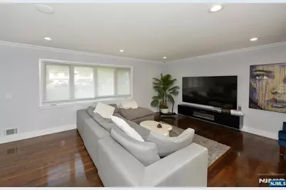 154 Middlesex Avenue, Paramus, NJ 07652 - Photo 19