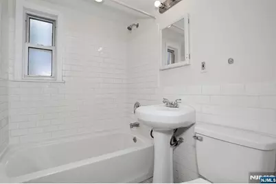 48 Momar Drive, Bergenfield, NJ 07621 - Photo 9