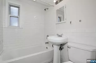 48 Momar Dr, Bergenfield, NJ 07621 - Photo 9