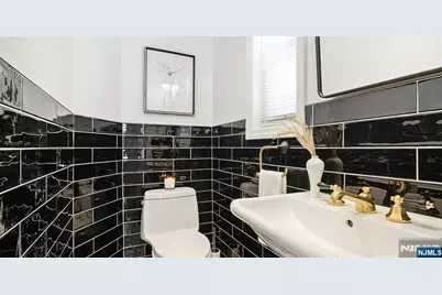 206 Lakeview Avenue, Leonia, NJ 07605 - Photo 13