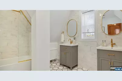 206 Lakeview Avenue, Leonia, NJ 07605 - Photo 21
