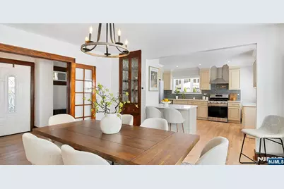 206 Lakeview Avenue, Leonia, NJ 07605 - Photo 5