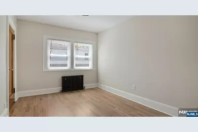 206 Lakeview Avenue, Leonia, NJ 07605 - Photo 15