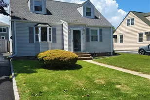 21 Woodland Dr, Hasbrouck Heights, NJ 07604 - Photo 3