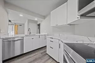 1433 Teresa Dr, Fort Lee, NJ 07024 - Photo 3