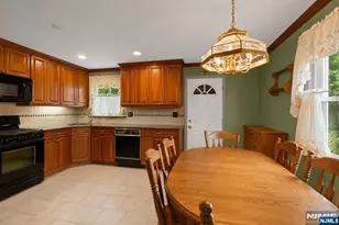 262 Linden Pl, New Milford, NJ 07646 - Photo 7