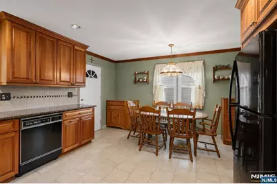262 Linden Place, New Milford, NJ 07646 - Photo 9