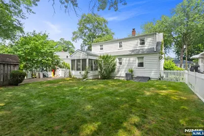 262 Linden Place, New Milford, NJ 07646 - Photo 5