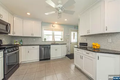 18 Sweetwood Drive, Cedar Grove, NJ 07009 - Photo 7