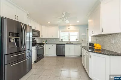 18 Sweetwood Drive, Cedar Grove, NJ 07009 - Photo 5