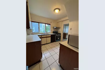 381 Beech Street, Teaneck Township, NJ 07666 - Photo 7