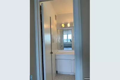 201 N Bridge Plaza 5E #5e, Fort Lee, NJ 07024 - Photo 11