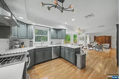 10 Marcotte Lane, Tenafly, NJ 07670 - Photo 11