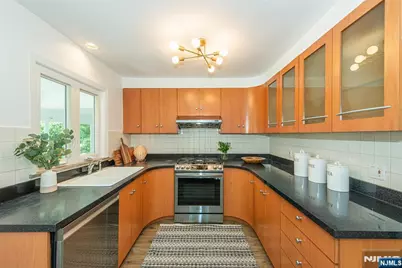 132 Haddon Place, Montclair, NJ 07043 - Photo 17