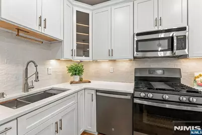 425 Manchester Drive, Nutley, NJ 07110 - Photo 43