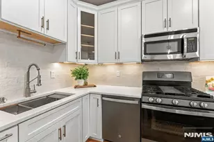 425 Manchester Dr, Nutley, NJ 07110 - Photo 43