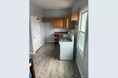 90 Pennsylvania Avenue, Newark, NJ 07114 - Photo 5
