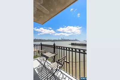6415 City Place 6415 #6415, Edgewater, NJ 07020 - Photo 11