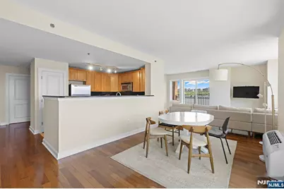 6415 City Place 6415 #6415, Edgewater, NJ 07020 - Photo 5