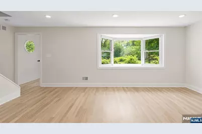 111 E Prospect Street, Waldwick, NJ 07463 - Photo 5