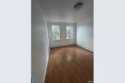 329 Broad Avenue 2Fl #2FL, Leonia, NJ 07605 - Photo 9