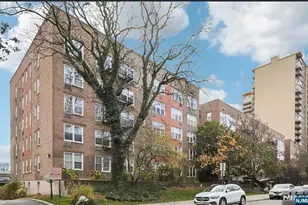 2160 Center Ave 5M, Fort Lee, NJ 07024 - Photo 1