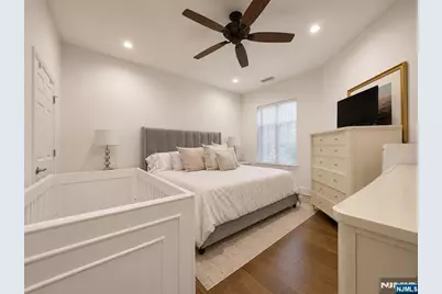 1123 Riverview Avenue 123 #123, Englewood, NJ 07631 - Photo 17