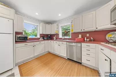 132 Spring Street, Leonia, NJ 07605 - Photo 27