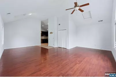 410 Lafayette Avenue 2 #2, Cliffside Park, NJ 07010 - Photo 5