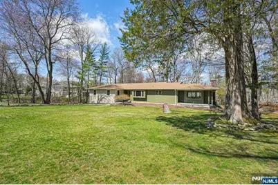 217 Osage Lane, Franklin Lakes, NJ 07417 - Photo 7