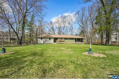 217 Osage Lane, Franklin Lakes, NJ 07417 - Photo 5