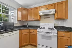 1116 Hyde Park Ct, Mahwah, NJ 07430 - Photo 7