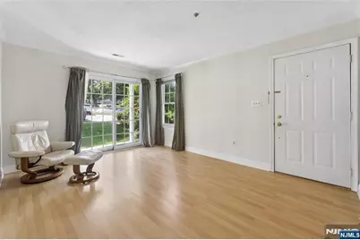 1116 Hyde Park Court, Mahwah, NJ 07430 - Photo 3