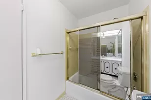 200 Winston Dr 2120, Cliffside Park, NJ 07010 - Photo 17