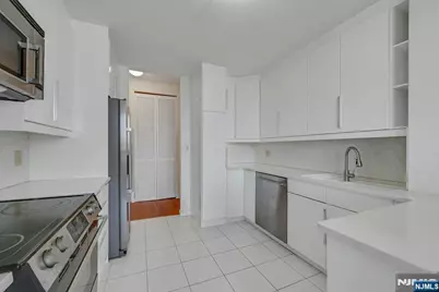 100 Carlyle 5L-N #5L-N, Cliffside Park, NJ 07010 - Photo 11