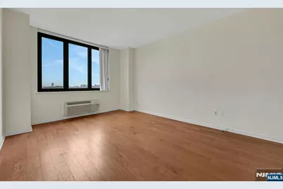 100 Carlyle 5L-N #5L-N, Cliffside Park, NJ 07010 - Photo 19