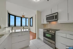100 Carlyle 5L-N, Cliffside Park, NJ 07010 - Photo 13