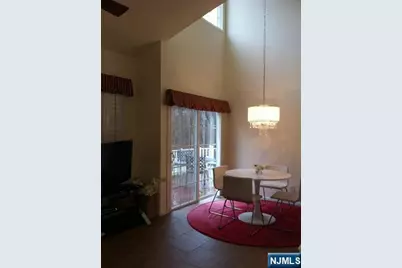 85 Buckthorn, Paramus, NJ 07652 - Photo 5