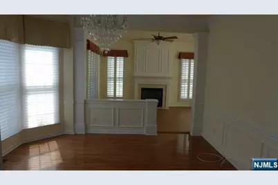 85 Buckthorn, Paramus, NJ 07652 - Photo 7