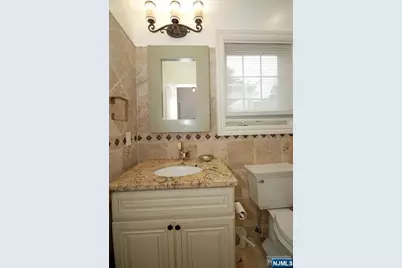 135 Paterson Avenue B #B, Lodi, NJ 07644 - Photo 9