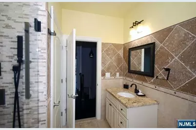 135 Paterson Avenue B #B, Lodi, NJ 07644 - Photo 15