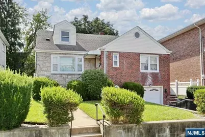 316 7th Street, Palisades Park, NJ 07650 - Photo 1