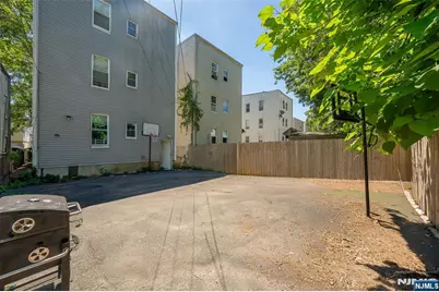 77 16th Street, East Orange, NJ 07018 - Photo 23