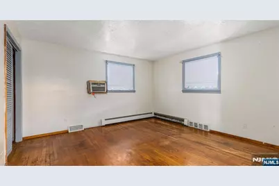 162 Forest Avenue, Lyndhurst Township, NJ 07071 - Photo 11