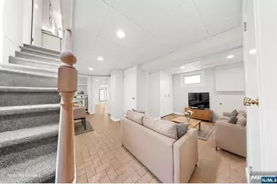 271 Travers Place, Lyndhurst Township, NJ 07071 - Photo 25